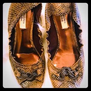 Simply Vera Wang size 7 ballet flat animal print